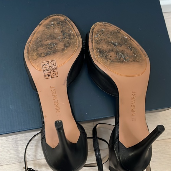 Nine West sandals barely used. Size 7 - Picture 4 of 4